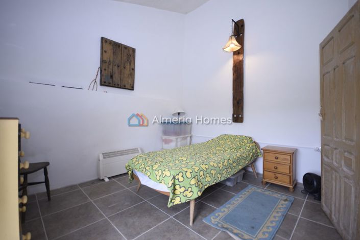 Image No.22-Maison de campagne de 6 chambres à vendre à Oria