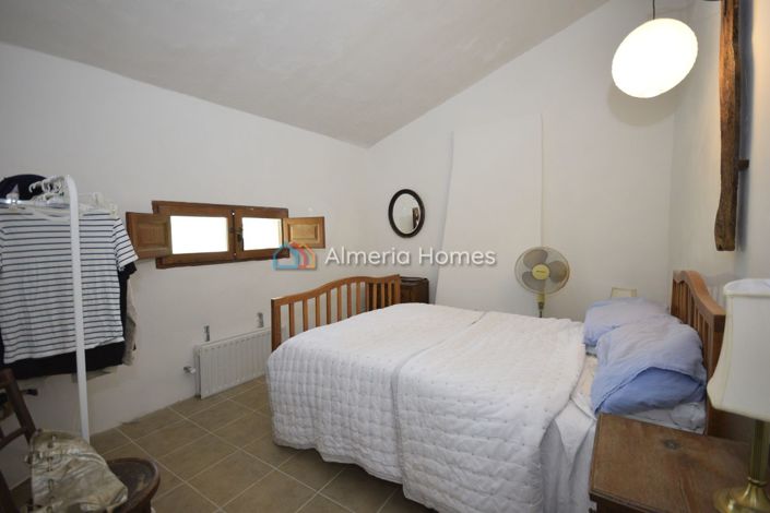 Image No.24-Maison de campagne de 6 chambres à vendre à Oria