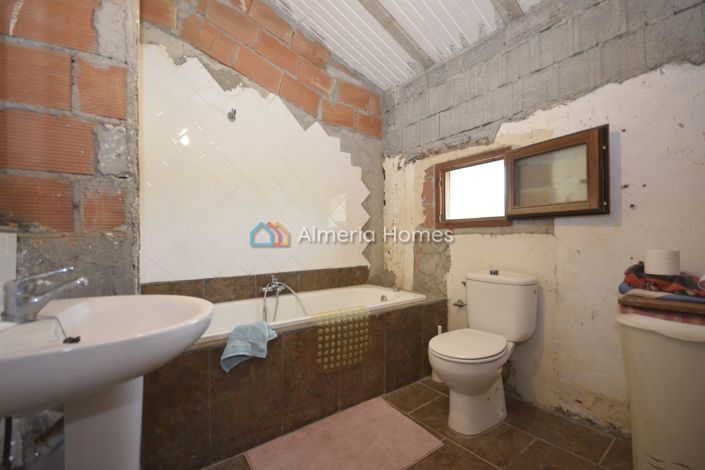 Image No.25-Maison de campagne de 6 chambres à vendre à Oria