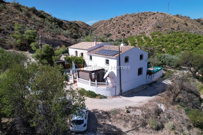 Image No.1-3 Bed Country House for sale