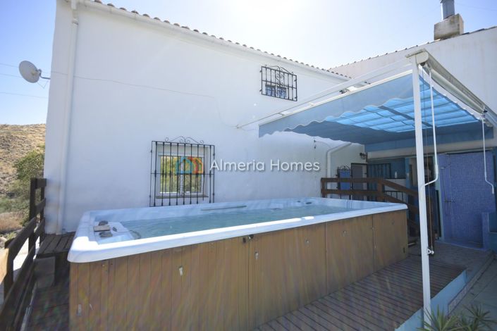 Image No.5-3 Bed Country House for sale