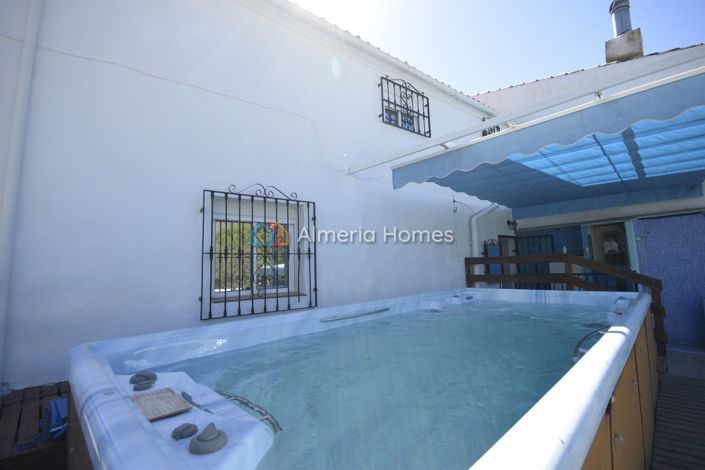 Image No.6-3 Bed Country House for sale