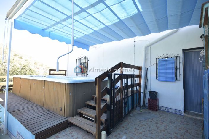 Image No.8-3 Bed Country House for sale