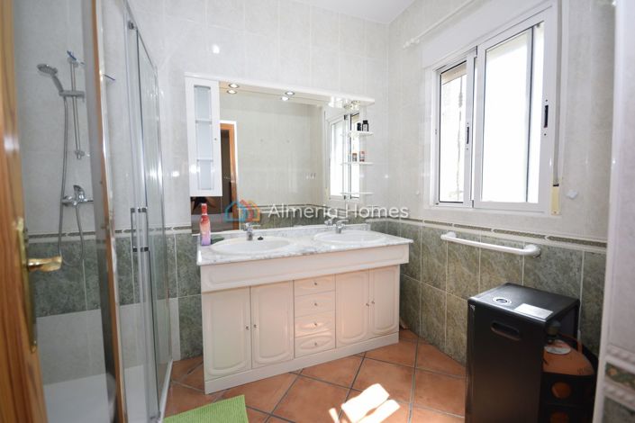 Image No.23-3 Bed Villa for sale