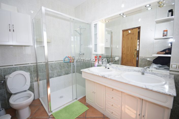 Image No.24-3 Bed Villa for sale