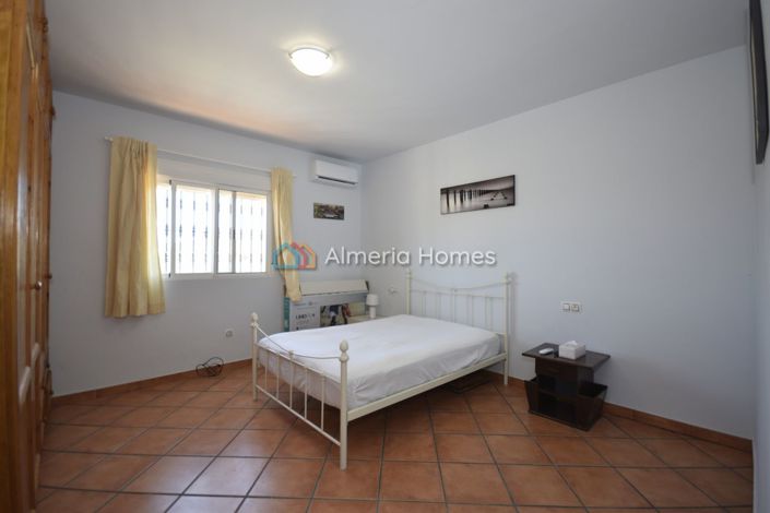 Image No.27-3 Bed Villa for sale