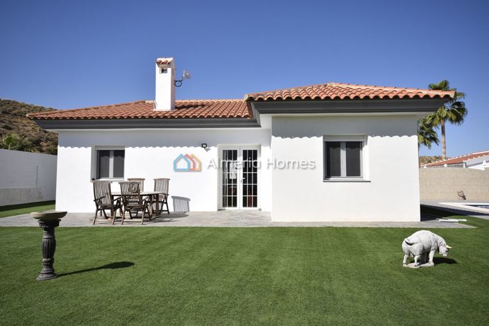 Image No.10-6 Bed Villa for sale