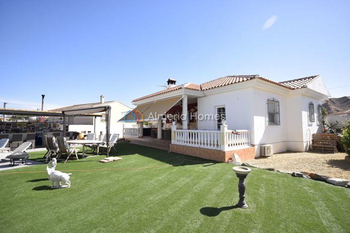 Image No.19-6 Bed Villa for sale