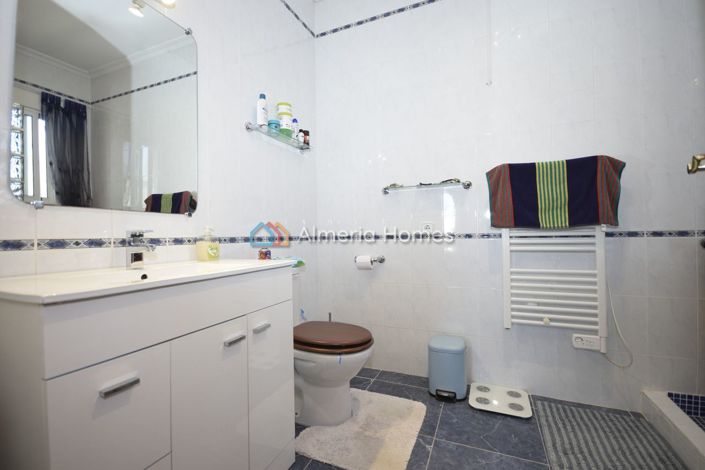 Image No.25-6 Bed Villa for sale