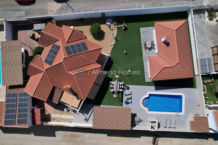 Image No.3-6 Bed Villa for sale
