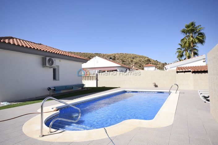 Image No.6-6 Bed Villa for sale