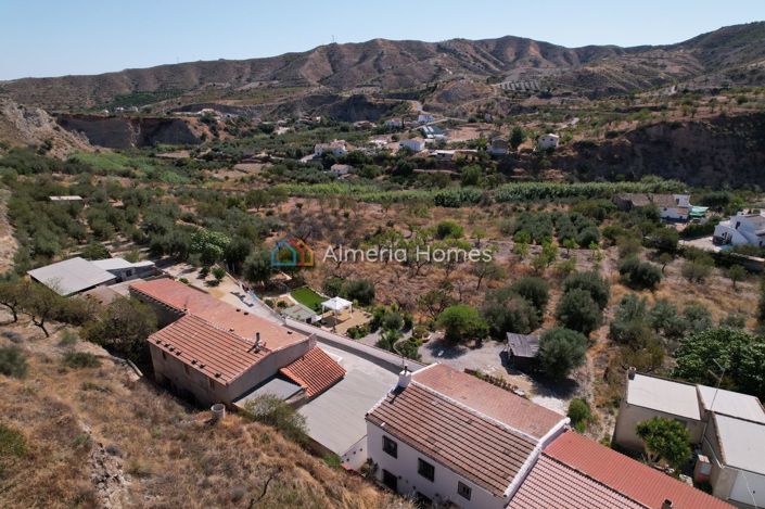 Image No.17-5 Bed Country House for sale