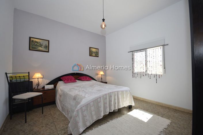 Image No.20-5 Bed Country House for sale