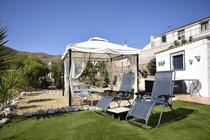 Image No.7-5 Bed Country House for sale