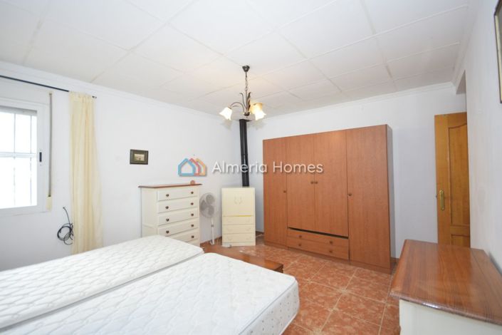 Image No.13-3 Bed Townhouse for sale