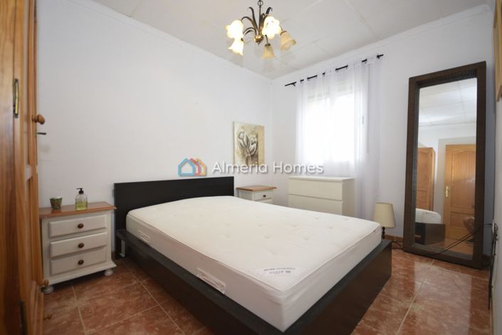 Image No.15-3 Bed Townhouse for sale