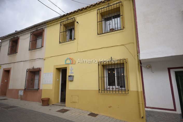 Image No.16-3 Bed Townhouse for sale