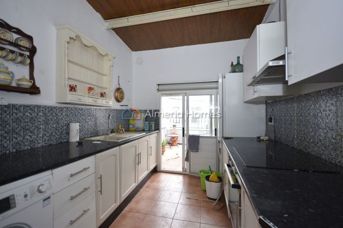 Image No.8-3 Bed Townhouse for sale