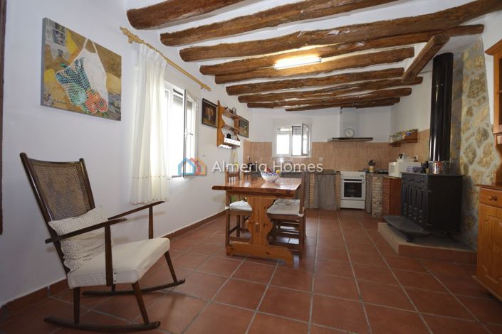 Image No.10-6 Bed Country House for sale