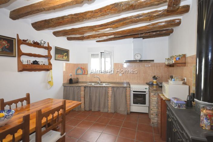 Image No.11-6 Bed Country House for sale