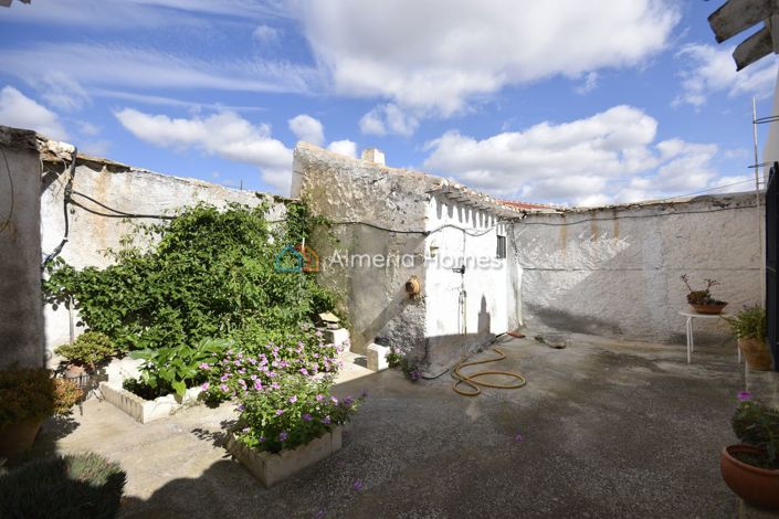 Image No.12-6 Bed Country House for sale