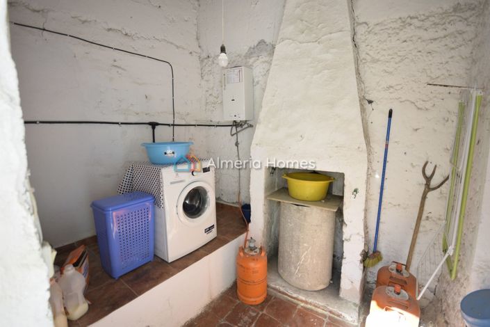 Image No.13-6 Bed Country House for sale