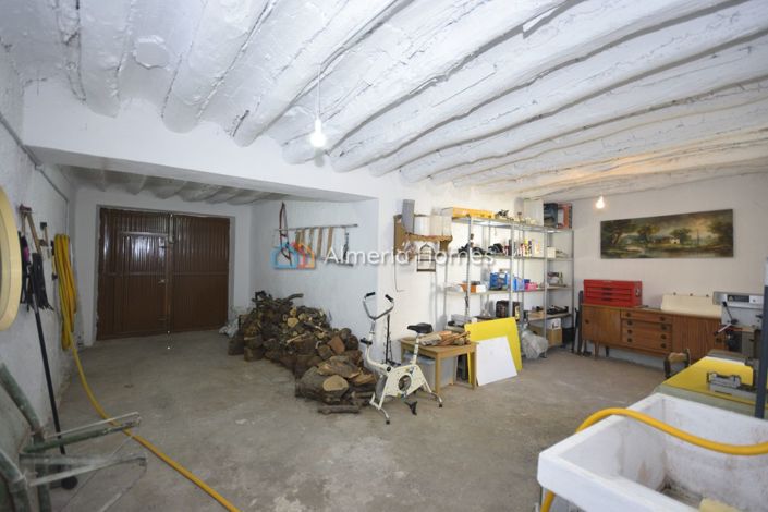 Image No.17-6 Bed Country House for sale