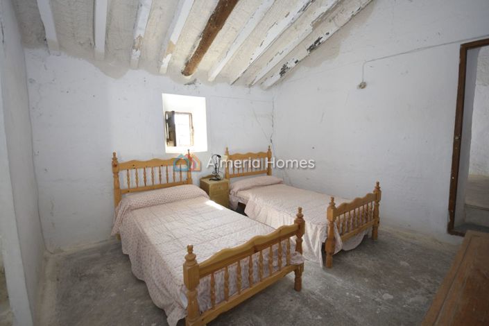 Image No.19-6 Bed Country House for sale
