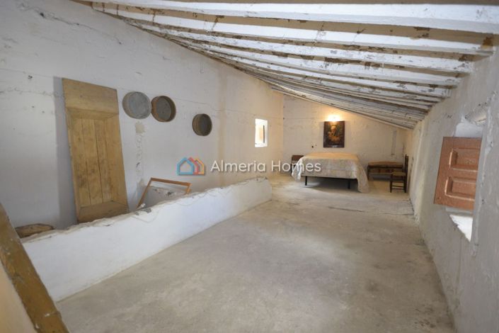 Image No.24-6 Bed Country House for sale