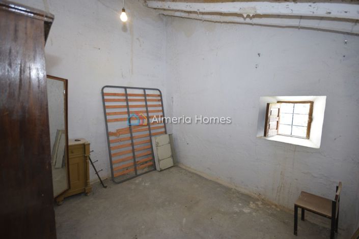 Image No.27-6 Bed Country House for sale