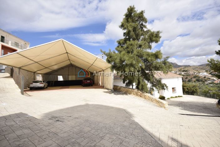 Image No.30-6 Bed Country House for sale