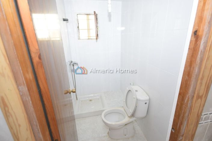 Image No.15-3 Bed Country House for sale