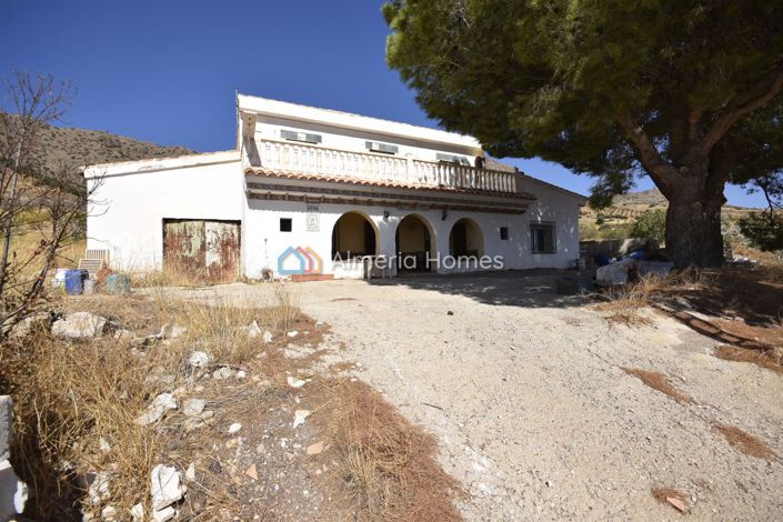 Image No.1-5 Bed Country House for sale