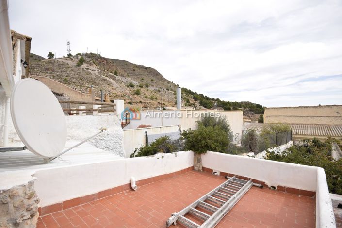 Image No.22-4 Bed Townhouse for sale