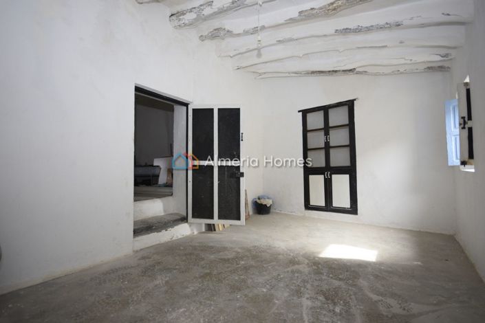 Image No.15-3 Bed Townhouse for sale