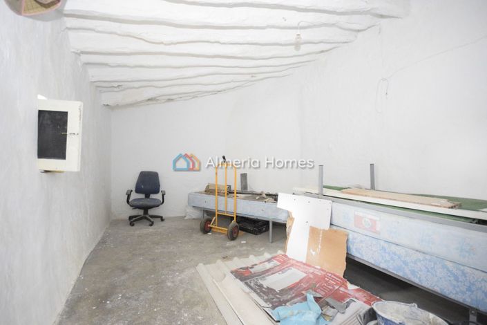 Image No.16-3 Bed Townhouse for sale