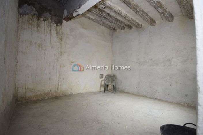 Image No.20-3 Bed Townhouse for sale