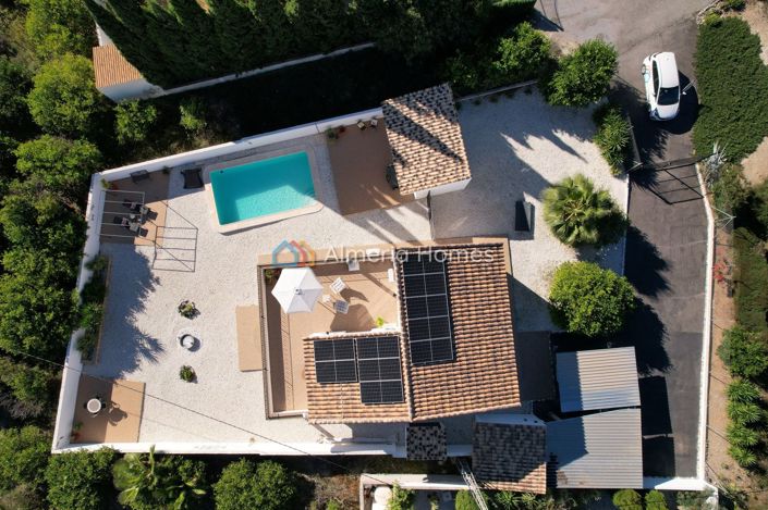 Image No.2-4 Bed Villa for sale