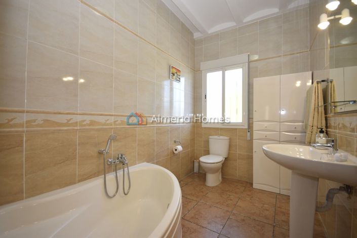 Image No.23-4 Bed Villa for sale