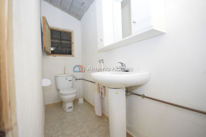 Image No.8-1 Bed Country House for sale