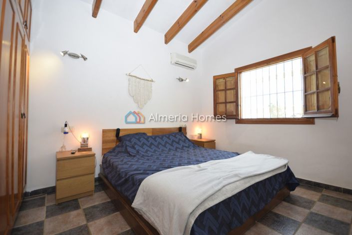 Image No.15-6 Bed Villa for sale