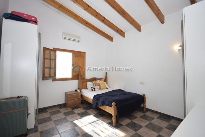 Image No.18-6 Bed Villa for sale