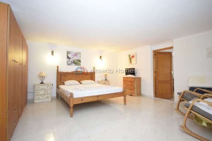 Image No.22-6 Bed Villa for sale