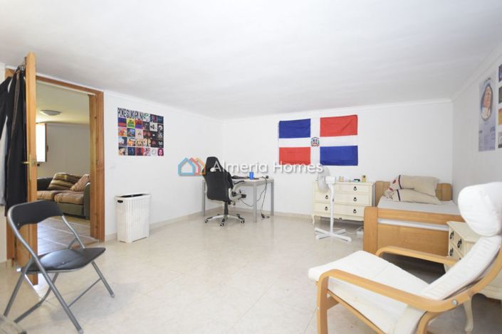 Image No.24-6 Bed Villa for sale