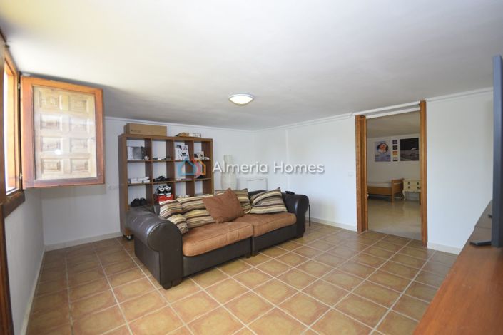 Image No.26-6 Bed Villa for sale