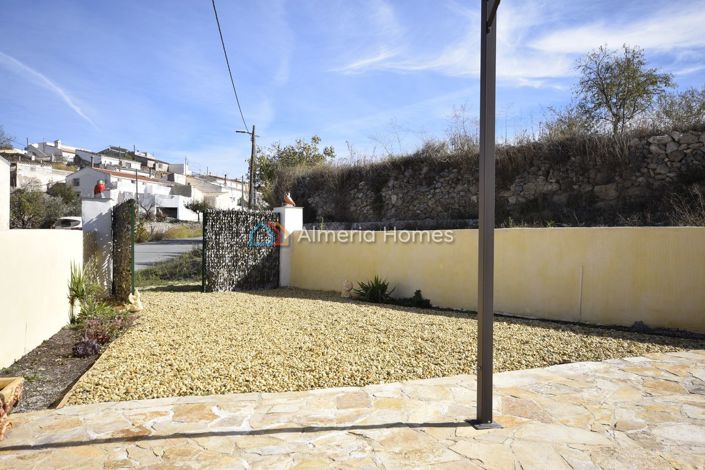 Image No.3-Maison de campagne de 3 chambres à vendre à Oria