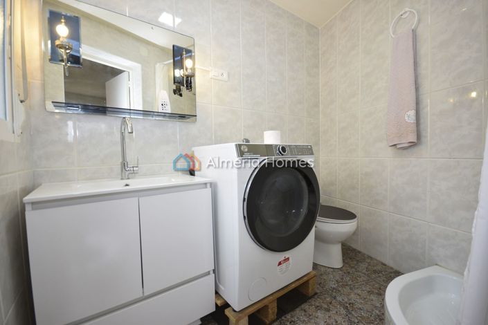 Image No.10-Maison de campagne de 3 chambres à vendre à Oria