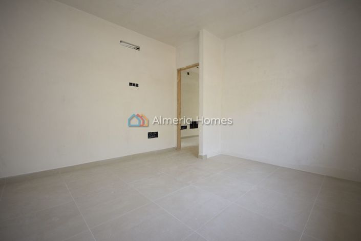 Image No.11-3 Bed Villa for sale