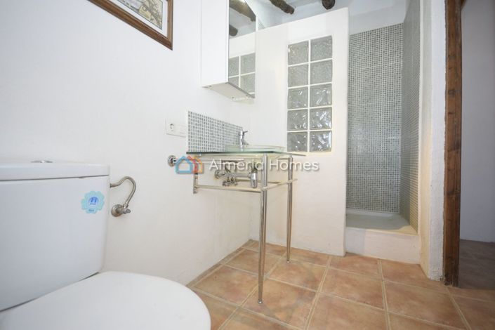 Image No.17-7 Bed Country House for sale