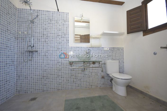 Image No.25-7 Bed Country House for sale